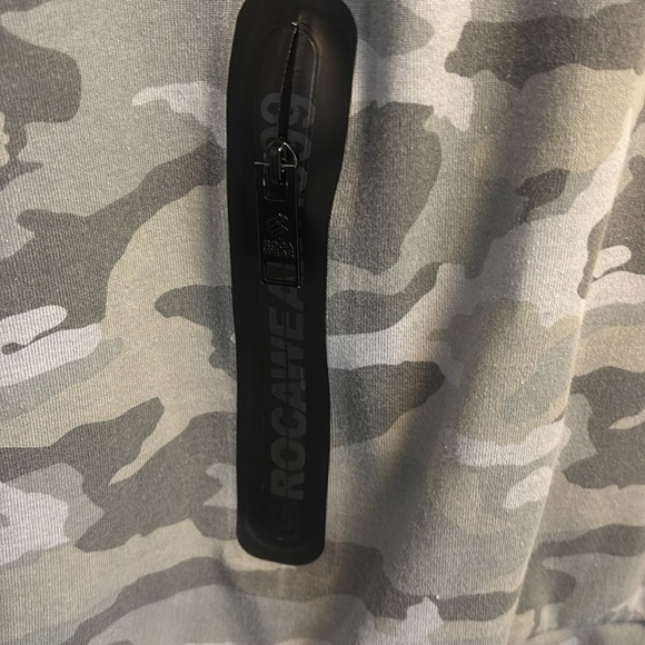 Men’s Camo Hoodie - Picture 3 of 4
